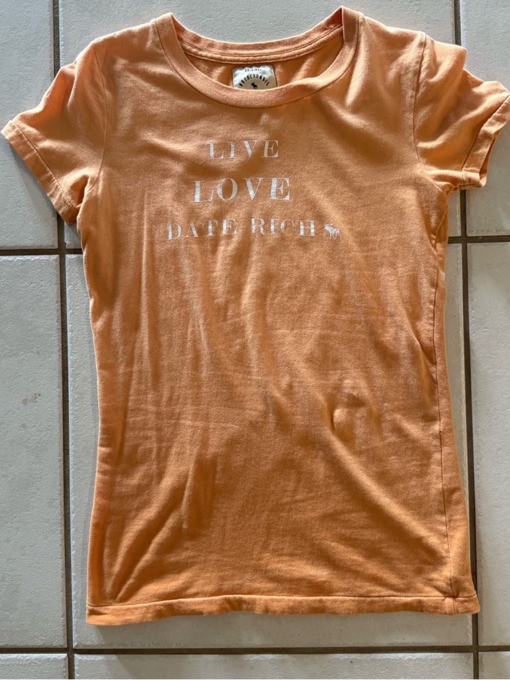 Abercrombie Live Love Date Rich Peach color Graphic Tee Small